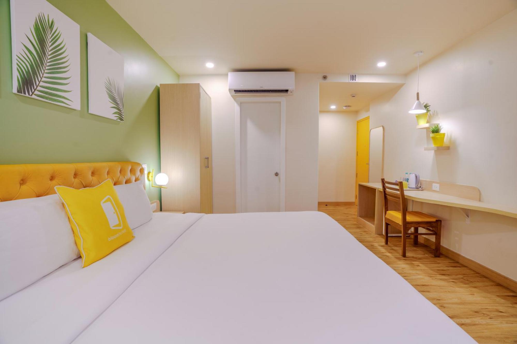 Bloom - Karol Bagh Hotel